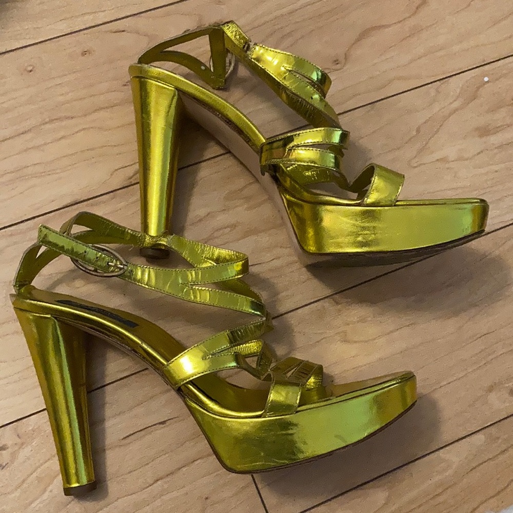 Sergio Rossi yellow gold metallic sandal size 41
